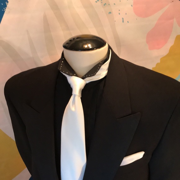 Adolfo Tuxedo Coat - Picture 14 of 17